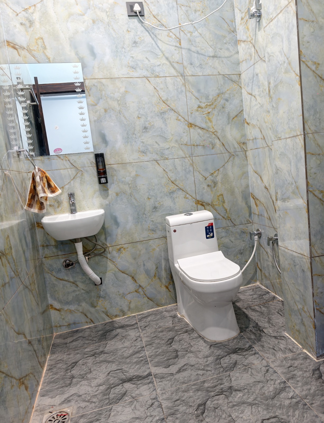 Madhav Hotel