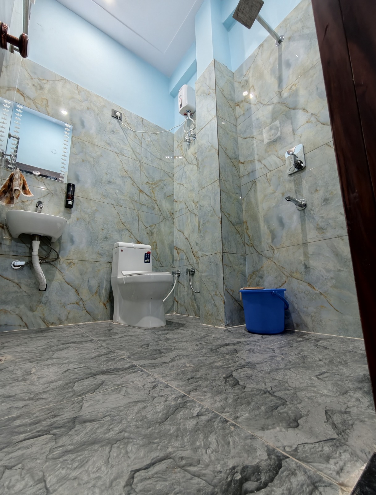 Madhav Hotel